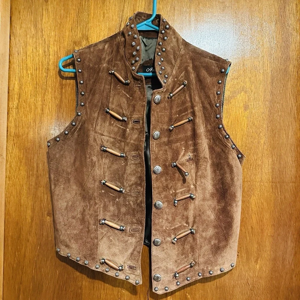 Vintage Arella Leather Gilet Sued Studded Beige Womens Wooden Accents Sz Small - Picture 1 of 9